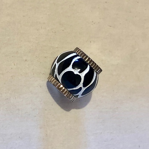 ❌SOLD OUT❌Brighton black & white striped bead - Picture 2 of 8